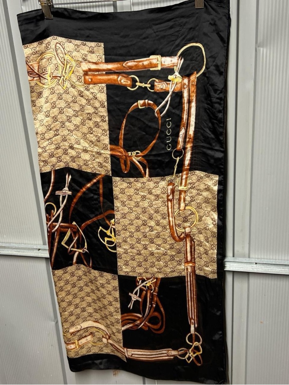 Vintage Gucci Silk Scarf Rare Print Made In Italy - Picture 2 of 6